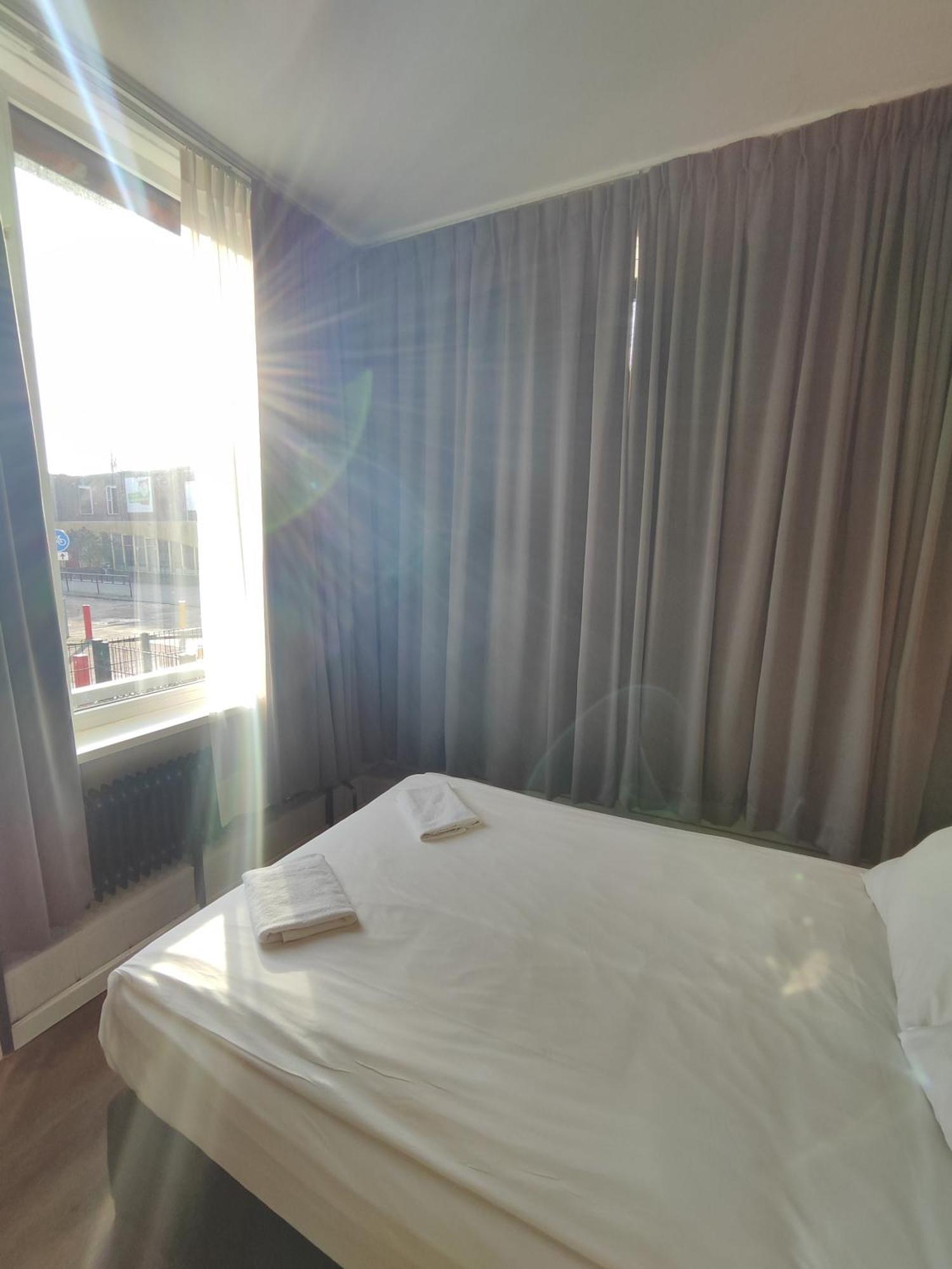 Hotel Holland 2*